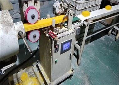 Máy làm xà phòng tự động